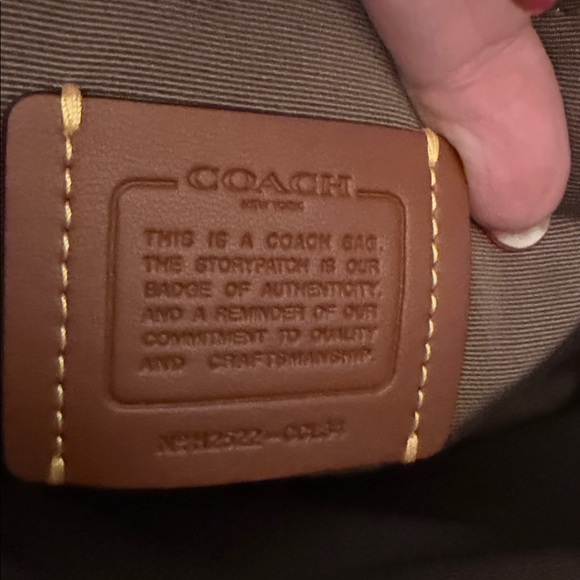 🤎Coach NWT Dark Sand Stone Logan Duffle Bag with Crossbody Strap &Gold Hardware - Picture 9 of 9